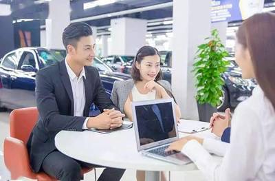 4S店銷售顧問給客戶報價,報高了客戶跑,報低了不掙錢,怎么破?