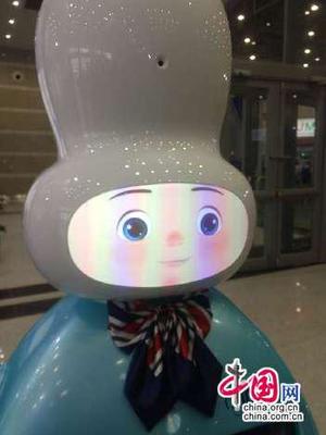 最萌機器人亮相工博會未來館 可承擔大堂經理等職務_新浪閩南_新浪網