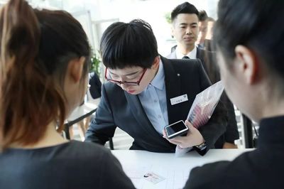 你為何會找女性銷售顧問買車?