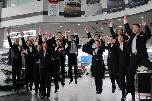 梅賽德斯奔馳明星銷售團隊廣州龍星行