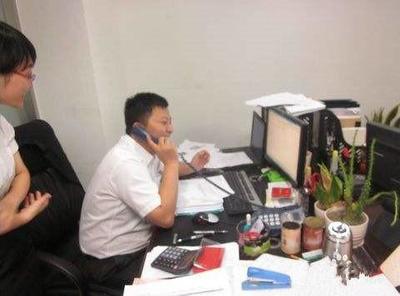 4S店銷售顧問賣一臺車能賺多少錢？